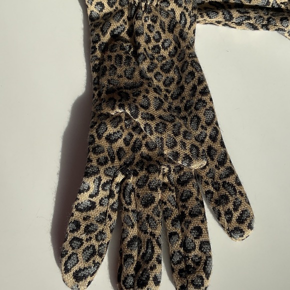 Steve Madden Long Animal Print Gloves. NWT - Picture 5 of 9